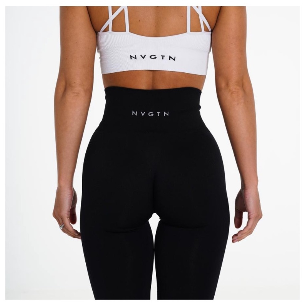 Black solid seamless NVGTN leggings